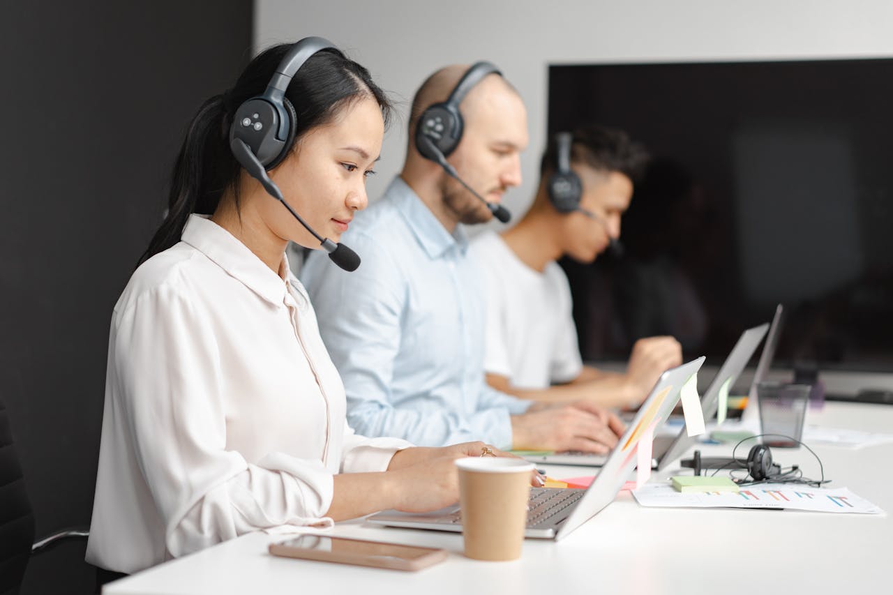 Outsourcing customer support via Call Center